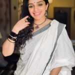 Ann Augustine Instagram - Happy Onam ✨💫❤️ #onam#happyonam#onamsadhya#onamsaree#traditional#malayalis#keralasaree#curls#curlyhair#sareelove#jewelleryaddict#artlover