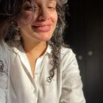Ann Augustine Instagram - To all those who love jhumkas ... would u pair it with a simple crisp white shirt? 🌸 #jhumkas#silver#covidtimes#lockdown#lockdowndiaries#stayhome#staysafe#whites#jewelleryaddict#curls#curlyhair#caffeine#coffeelover#magichour#artlover