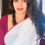 Ann Augustine Instagram - Undying love for saris! 🧡 📸 @rabbitout_ofthe_hat #sareelove#sareelover#undying#jewelleryaddict#art#magichour#coffeelover#curls#curlyhair#silverlove#silverlining#artlover