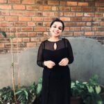 Ann Augustine Instagram - All Black & Silver!🧡 #allblack#silver#silverlove#jewelleryaddict#coffeelover#allblackeverything#ootd#curls#curlyhair#artlover