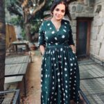 Ann Augustine Instagram - 🌸 #green #blah #life #polkadots #dress #pearls #silver #chain #rings #colours #jewelleryaddict#feelinggreen #sunsetsatwork#miramar#art