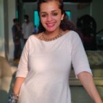 Ann Augustine Instagram - “Catching a bit of sunlight in between a chaotic set” #nofilter#fridays#coffeelover#sunlight #shoots#art#life#love#silver#silverlove#reflections#whites#stackedbangles#setlove