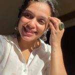 Ann Augustine Instagram - To all those who love jhumkas ... would u pair it with a simple crisp white shirt? 🌸 #jhumkas#silver#covidtimes#lockdown#lockdowndiaries#stayhome#staysafe#whites#jewelleryaddict#curls#curlyhair#caffeine#coffeelover#magichour#artlover