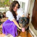 Ann Augustine Instagram - It might feel like things can’t get anymore darker than they are... Time to take a deep breath, look around and be grateful for all the tiny little blessings you have. 🌸 #staysafe#stayhome#grateful#blessings#home#oza#rottweiler#adoptdontshop #curls#curlyhair#coffeeaddict#artlover