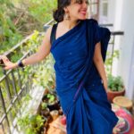 Ann Augustine Instagram - Mood Indigo!🌸 #sareelove#indigolovers#random#jhumkas#silver#jewelleryaddict#coffeelover#art#bestrainer#curls#curlyhair#artlover