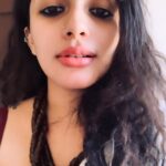 Ann Augustine Instagram - Undying love for saris! 🧡 📸 @rabbitout_ofthe_hat #sareelove#sareelover#undying#jewelleryaddict#art#magichour#coffeelover#curls#curlyhair#silverlove#silverlining#artlover