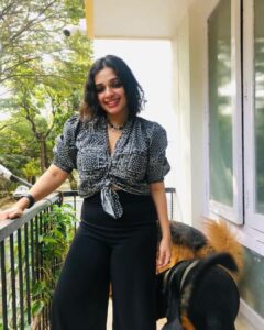 Ann Augustine Instagram - Me. Me & the pack.🧡 #black#me#shepherds#rottweiler#favourites#besties#chokers#silver#silverlove#jewelleryaddict#allblackeverything#ootd#curls#curlyhair#mysquad#coffeelover#artlover