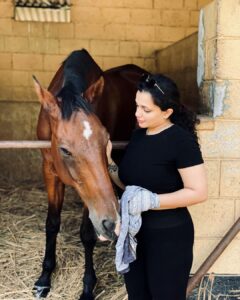 Ann Augustine Instagram - ♥️ #ridinglessons #bestever #horseridinglesson #horse #beauty #art #coffee #coffeelover #jewelleryaddict #curls #curlyhair #artlover