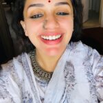 Ann Augustine Instagram - 🍬 #candies #jewelleryaddict #silver #silverjewellery #kohl #kohleyes #curls #curlyhair #anokhi #nosepin #coffee #caffeineaddict #everythingisart #artlover