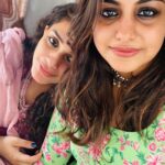 Ann Augustine Instagram - I love you, Sister! 🫶🏼 @nandan_meera #surprisevisit #sisters #home #magichour #hotchocolate #friendslikefamily #curls #curlyhair #jewelleryaddict #filtercoffee #coffeeaddict #kohleyes #artlover