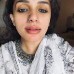 Ann Augustine Instagram - 🍬 #candies #jewelleryaddict #silver #silverjewellery #kohl #kohleyes #curls #curlyhair #anokhi #nosepin #coffee #caffeineaddict #everythingisart #artlover