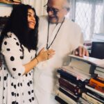 Ann Augustine Instagram - GULZAR ❤️ #mostfavorite #gulzar #gulzarpoetry #gulzaar #mostloving #grateful #blessed #poetrywithlove #curls #curlyhair #coffeelover #jewelleryaddict #artlover