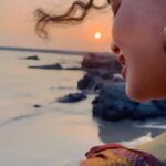 Ann Augustine Instagram - Different shades of a sunset! Mountains or Beaches? #beach#beachlife#goodbyes#mountains#choose#life#curls#curlyhair#coffeelover#magichour#artlover
