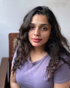 Ann Augustine Instagram - Gratitude for the year gone by! 🙏🏼 

#gratitude#hope#love#prayers#grateful#home#curls#curlyhair#silver#coffeelover#jewelleryaddict#artlover