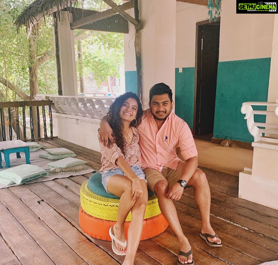 Anna Ben Instagram - Happy birthdayyyy besttt friendddd ✨❤️ I thought you stole my girl but now you are my family forever 😌 please come back soon.. more deep sea dips to do *hugs*🙃