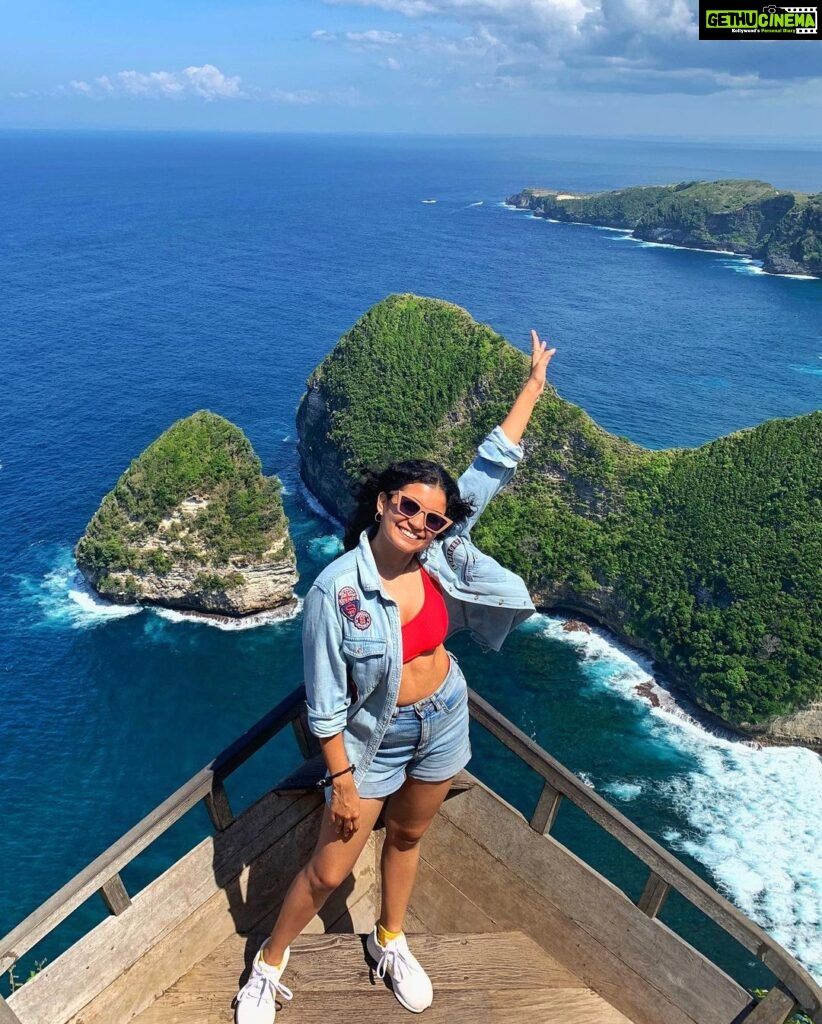 Anna Ben Instagram - The happiest blue ❤️ Kelingking Beach Nusa Penida