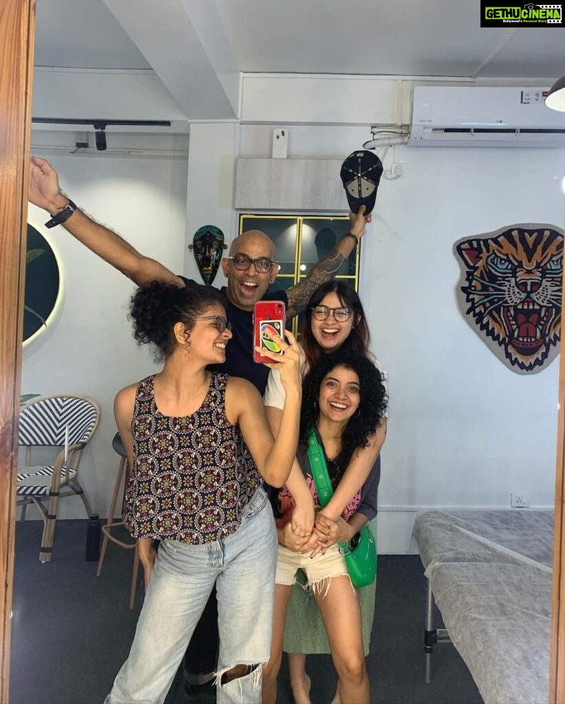 Anna Ben Instagram - അ With my darlings✨ At @pachakuth always a good time with you guys❤️