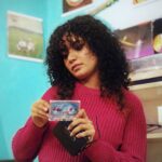 Anna Ben Instagram - “If you ever get lonely, just go to the record store and visit your friends” • • Peppermint records By @_sevenstitches_ @whiteshadowsfilms Happy helpers @jeremiahderozario @varunasi Location @rainbowmusiccafe_cochin