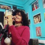 Anna Ben Instagram - “If you ever get lonely, just go to the record store and visit your friends” • • Peppermint records By @_sevenstitches_ @whiteshadowsfilms Happy helpers @jeremiahderozario @varunasi Location @rainbowmusiccafe_cochin