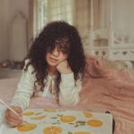 Anna Ben Instagram - “Marshmallow daydream“ Swipe to see my attention span Shot by my 🦢 @_sevenstitches_ Happy helpers @varunasi @jeremiahderozario Production: @whiteshadowsfilms
