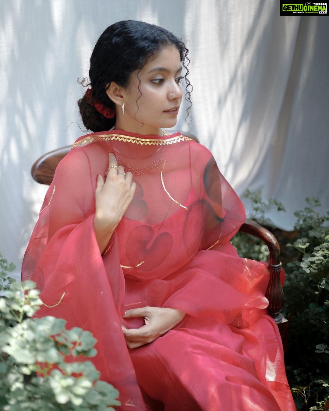 Anna Ben Instagram - Some more of red Dahlia 🌺 Shot by @dink4n Wearing @picchika
