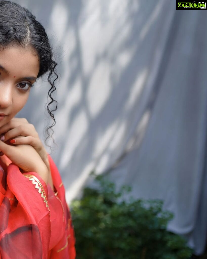 Anna Ben Instagram - Red Dahlia ✨ Wearing : @picchika * * * #portraits #annaben #red #light #sony #35mmfilm #fashion #artist #film #portraitphotography #portraitphotography #sonyalpha #kochi Kochi Kerela, India