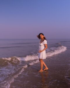Anna Ben Instagram - A Lily by the ocean!
.
.
.
Make up : @shiny_thoughts