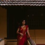 Anna Ben Instagram - @aishwaryashok and I wandered around at @paatukaari Lopa’s illam and it was so peaceful and nice. Currently obsessed with this song