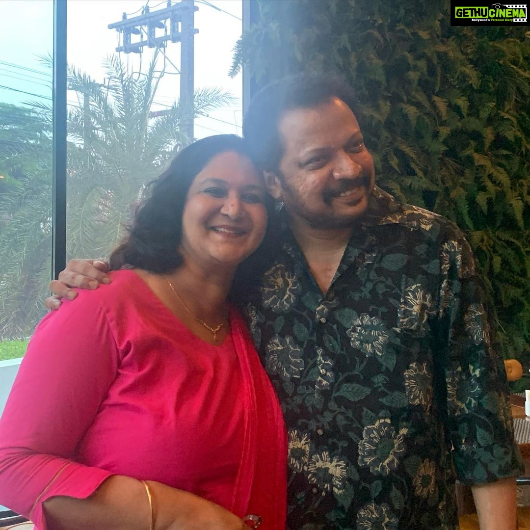 Anna Ben Instagram - Happy wedding anniversary to my 🌏 I love you Pappa and Amma ❤️🥰 the cutest 😌❤️🫂