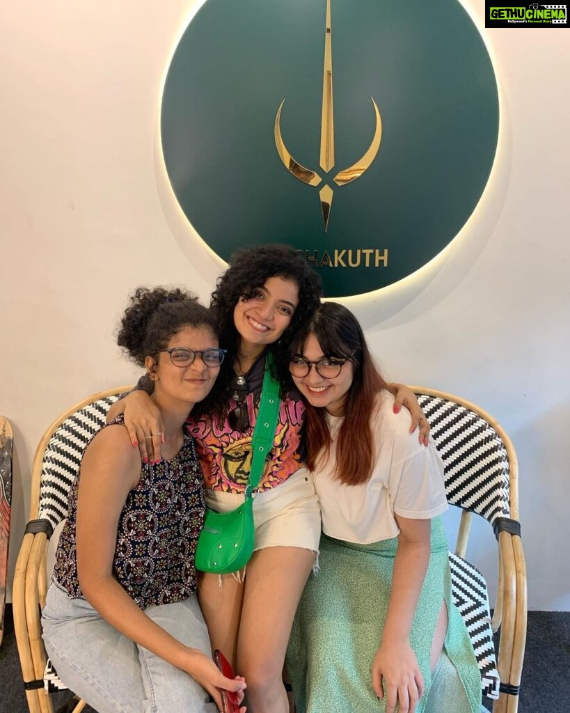 Anna Ben Instagram - അ With my darlings✨ At @pachakuth always a good time with you guys❤️