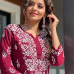 Antara Biswas Instagram - Apart From Being The Best Hubby And The Best Actor and an amazing human being i know… he has a good choice as well… #shopping #forwifey Any guesses Who?? ❤️❤️ #lucknow #kurti #love 📸: @deepakpathak663 Mua: @sumitsenapati5558 Hairstyling: @kalpanathore