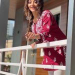 Antara Biswas Instagram - Apart From Being The Best Hubby And The Best Actor and an amazing human being i know… he has a good choice as well… #shopping #forwifey Any guesses Who?? ❤️❤️ #lucknow #kurti #love 📸: @deepakpathak663 Mua: @sumitsenapati5558 Hairstyling: @kalpanathore