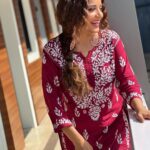 Antara Biswas Instagram - Apart From Being The Best Hubby And The Best Actor and an amazing human being i know… he has a good choice as well… #shopping #forwifey Any guesses Who?? ❤️❤️ #lucknow #kurti #love 📸: @deepakpathak663 Mua: @sumitsenapati5558 Hairstyling: @kalpanathore
