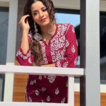 Antara Biswas Instagram - Apart From Being The Best Hubby And The Best Actor and an amazing human being i know… he has a good choice as well… #shopping #forwifey Any guesses Who?? ❤️❤️ #lucknow #kurti #love 📸: @deepakpathak663 Mua: @sumitsenapati5558 Hairstyling: @kalpanathore