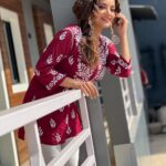 Antara Biswas Instagram - Apart From Being The Best Hubby And The Best Actor and an amazing human being i know… he has a good choice as well… #shopping #forwifey Any guesses Who?? ❤️❤️ #lucknow #kurti #love 📸: @deepakpathak663 Mua: @sumitsenapati5558 Hairstyling: @kalpanathore