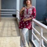 Antara Biswas Instagram - Apart From Being The Best Hubby And The Best Actor and an amazing human being i know… he has a good choice as well… #shopping #forwifey Any guesses Who?? ❤️❤️ #lucknow #kurti #love 📸: @deepakpathak663 Mua: @sumitsenapati5558 Hairstyling: @kalpanathore