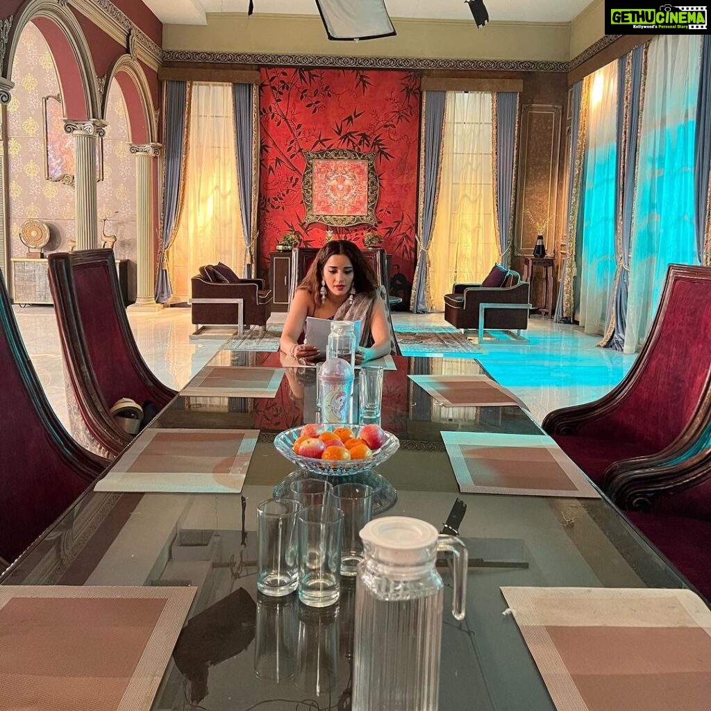 Antara Biswas Instagram - Only Candids….Aaj No Poses Wale Pics…