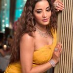 Antara Biswas Instagram – 🌼🌻💛💛💛… 

Styled by: @tripzarora 
Mua: @sumitsenapati5558 
Hairstyling: @kalpanathore 

📸: @deepakpathak663