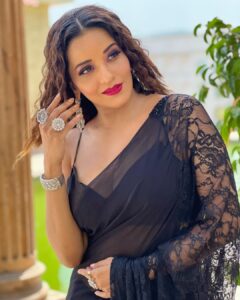 Antara Biswas Instagram - Attitude Haan 😇♣️♠️…. 

📸: @deepakpathak663 

Mua: @sumitsenapati5558 
Hairstyling: @kalpanathore