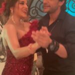Antara Biswas Instagram - Finally On This Song… Cause This Is So #trending …. #reels #lovely #song #zarahatkezarabachke …. And always fun 🤩 to Dance With You @shalinbhanot #bekaaboo #monalisa #shalinbhanot