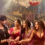 Antara Biswas Instagram – On Set We Are Going “BEQABOO” 🤷‍♀️…. Watch Us Tonight at 9pm … With amazing twists and Turns , powerpacked Episode …. @colorstv 

#fun #games #masti #onset #friends #beqaboo #lovingit