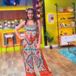 Antara Biswas Instagram - My Jaws Are Still Paining… Itna Masti , Itna hasna, Crazy , Madness, Funnnn, that’s “ENTERTAINMENT KI RAAT “ HOUSEFULL… Can’t Wait For This Masti Bhara Episode 😃🤪🙈… #entertainmentkiraathousefull #colorstv #excited #new #episode #crazy #fun #madness Outfit: @zara Mua: @vilashchaurasiya_ Hairstyling: @shab_qureshi786 Managed by: @akramgunner 📸: @deepakpathak663 Film City
