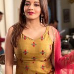 Antara Biswas Instagram – Live Simply, Dream Big, Be grateful, Give Love, laugh Lots 😀…

#beqaboo #onset

Mua: @sumitsenapati5558 

📸: @deepakpathak663