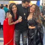 Antara Biswas Instagram – Day full of hahas and Waah waaahs …
It’s SATURDAYY … BEKABOO DAY!!!

#bela #raanav #yamini