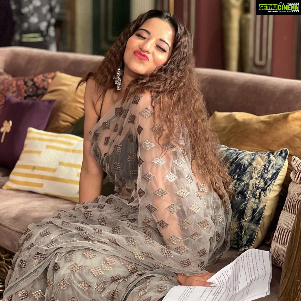 Antara Biswas Instagram - Only Candids….Aaj No Poses Wale Pics…