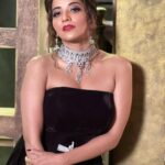 Antara Biswas Instagram – Always Wear Your Invisible Crown 👑….

Styled by: @tripzarora 
@rina_mane25 

📸: @deepakpathak663

Mua: @sumitsenapati5558 
Hairstyling: @kalpanathore

#beqaboo