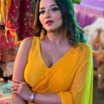 Antara Biswas Instagram – So Many Songs In Mind On This Yellow Saree… You Suggest Me For My next #reel 🤷‍♀️

#beqaboo #tonight at 9pm 

Mua : @makeupbyshahrooq 
📸: @deepakpathak663 Film City