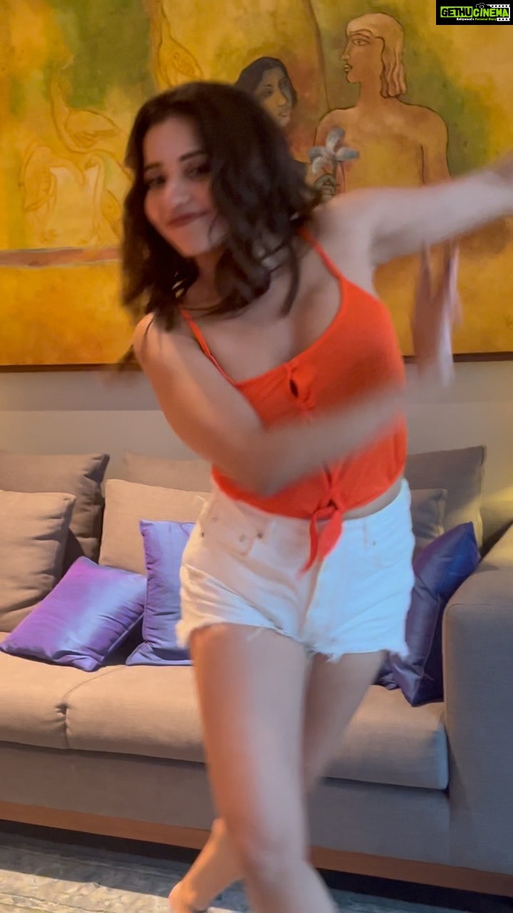Antara Biswas Instagram - Pyaar Hota Kayi Baar 🤷♀️🤷♀️🙈🙈….