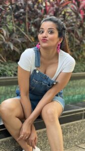 Antara Biswas Instagram - “Selfie “ queen 👸🏻 on the floor 🤷‍♀️… #reels #instagood #sunday #funday #bahotmaze😂❤️ #dance #videos fir #masti