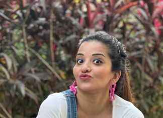 Antara Biswas Instagram - “Selfie “ queen 👸🏻 on the floor 🤷‍♀️… #reels #instagood #sunday #funday #bahotmaze😂❤️ #dance #videos fir #masti